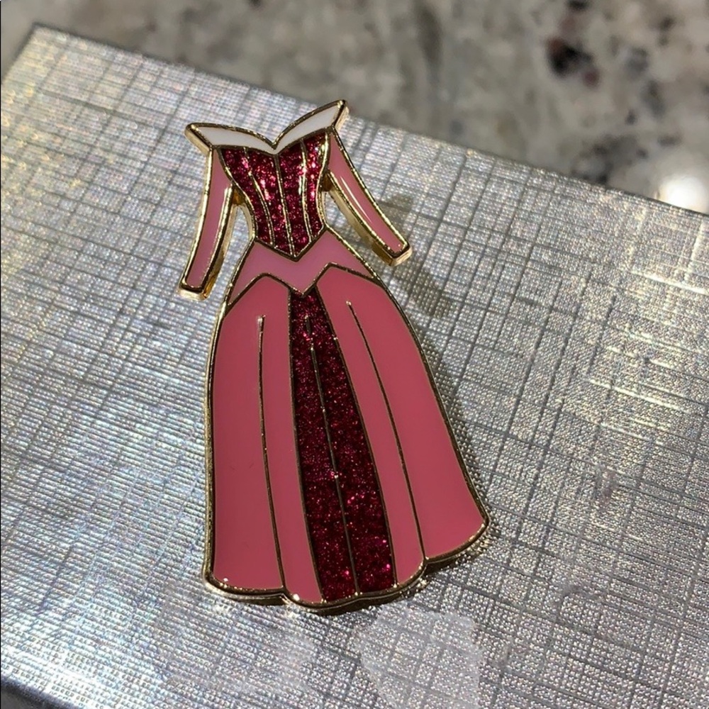 Boxlunch Disney Princess Dress Pin - Aurora
